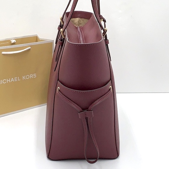 MICHAEL KORS GILLY LARGE DRAWSTRING TRAVEL TOTE OXBLOOD COLOR - Picture 4 of 16
